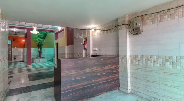 OYO Flagship 49061 Dev Hotel & Restaurant, Забронировать Отель Отели Лакхнау 3 звезды, 3*