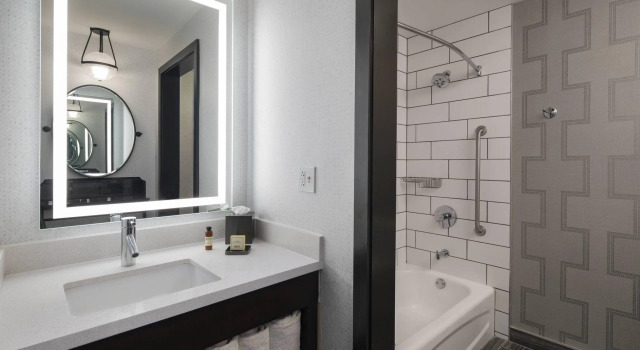 Четырёхместный номер Standard The Notary Hotel, Philadelphia, Autograph Collection