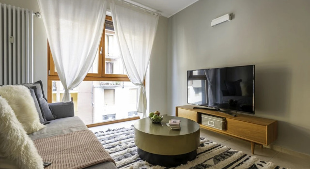 Navigli - RentClass Alina, Забронировать Отель Навильи Милан, рядом с Colonne di San Lorenzo