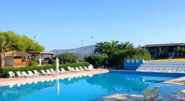 One bedroom house with shared pool and furnished garden at Lentia 2 km away from the beach, Book Vacation Home Hotels in Sicily with a Pool, Swimming Pool
