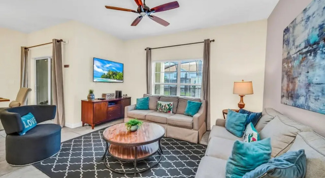 Lovely Family Home - 10min to Disney - Stl107, Rezerwuj Hotel Kissimmee Kissimmee