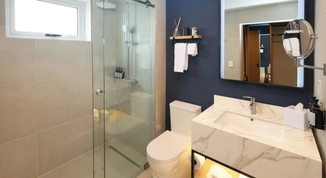 Четырёхместный номер Premium Отель Voco Surfside Aruba 