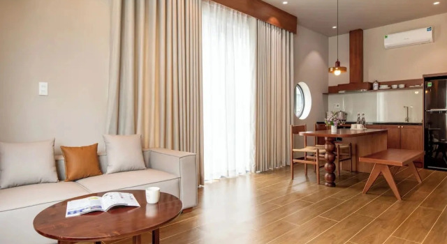 Апартаменты Luxury c 1 комнатой с балконом и с видом на город JULIEs HOUSE - A LUXURY APARTMENT IN HUE