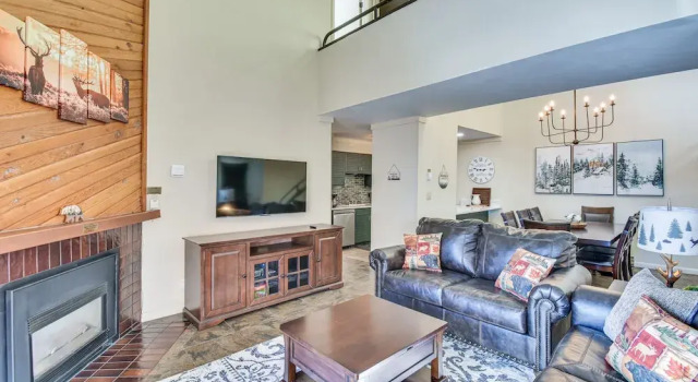 Апартаменты с 3 комнатами с балконом Steamboat Springs Condo: Community Pool & Hot Tub!