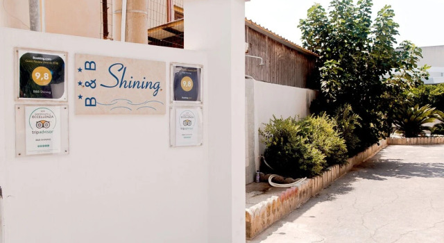 B&B Shining, Book Bed and Breakfast Hoteller i Sicilien med parkering, Parkering