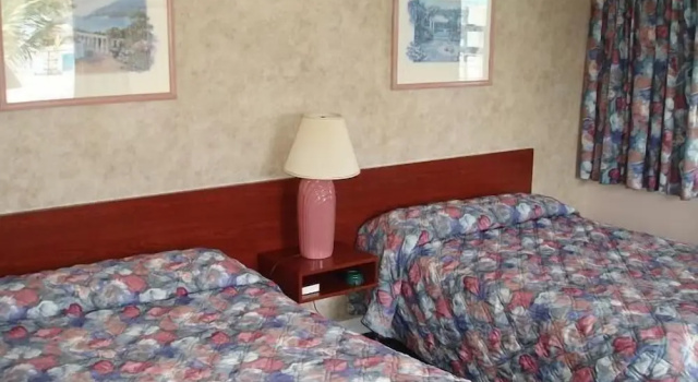 Четырёхместный номер Standard Belleair Village Motel