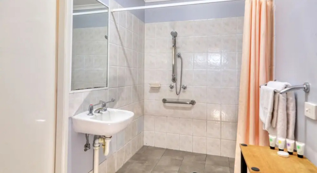 Standard- tredobbelt familie værelse 22 on Bowen Motel