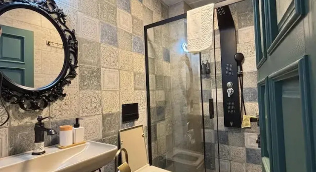 Трёхместный номер Deluxe с видом на внутренний двор Liora Hotel