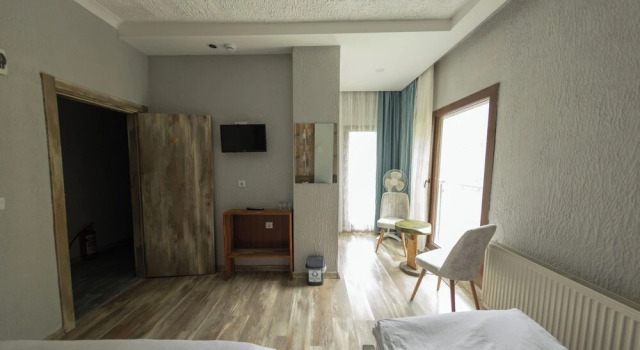 Трёхместный семейный номер Standard с видом на реку Elikti Otel