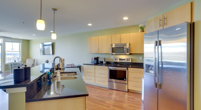 St Joseph Condo < 1 Mi to Beach & Downtown!, Buchen Sie Ferienwohnung St. Joseph Michigan