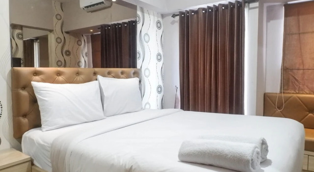 Serene And Wonderful Studio Room At Tanglin Supermall Mansion Apartment, Book Lejlighed Hoteller i Sambikerep med pool, Swimmingpool