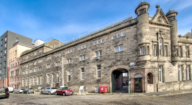 Converted Tea House With Retro Vibes In Lively Leith, Prenota Appartamento Leith 