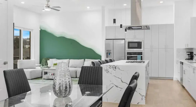 Коттедж Houston 6 Bedroom Home