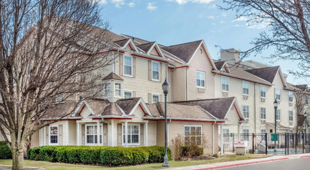 Hawthorn Suites by Wyndham Louisville North