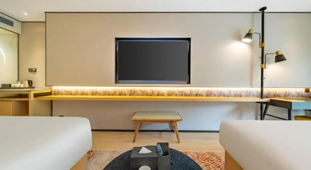 Четырёхместный номер Deluxe с балконом Hilton Garden Inn Chengdu Kuanzhai Alley