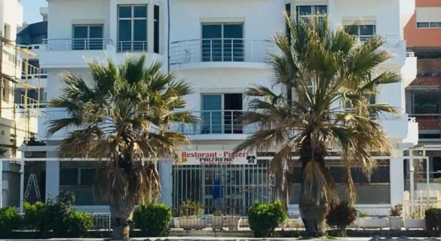 Apartment on the Beach, Rezerwuj Apartament Hotele w Durres County z parkingiem, Parking