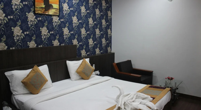 Номер Standard c 1 комнатой с видом на город Hotel Flowers Inn