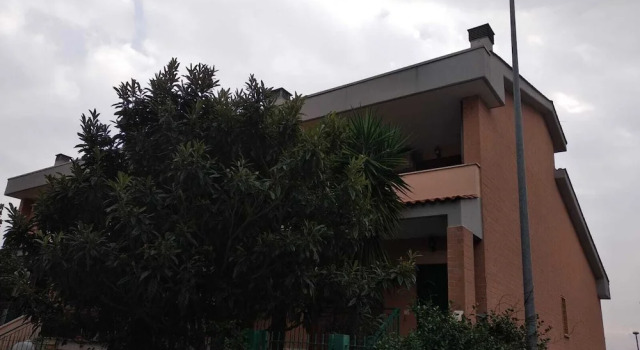 Lovely 3-bed House in Capena, Rezerwuj Hotel Capena Lacjum