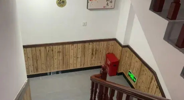 Yaxu Inn (Zhangjiajie Seventy Two Qilou High speed Railway West Station Store）
