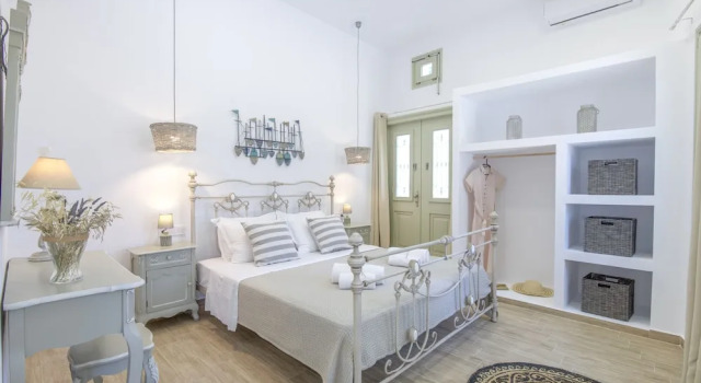 Апартаменты Arethousa House