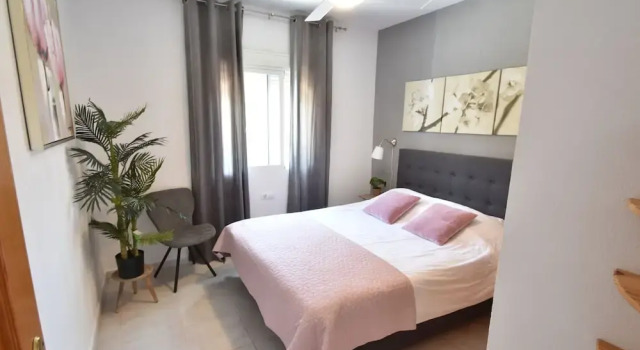 Fantastic Villa in Oliva, Great View of the Mountains & Private Swimming Pool, Забронировать Вилла Старый город Олива Коста-де-Валенсия