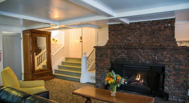 Двухместный люкс Deluxe Cedar Gables Inn