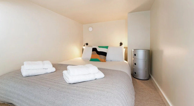 Deluxe Studio Suite in Historic Camden Terrace