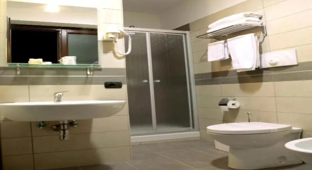 Четырёхместный номер Standard с балконом Hotel Visagi