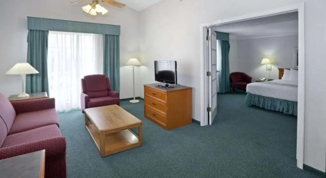 Люкс La Quinta Inn by Wyndham Omaha West