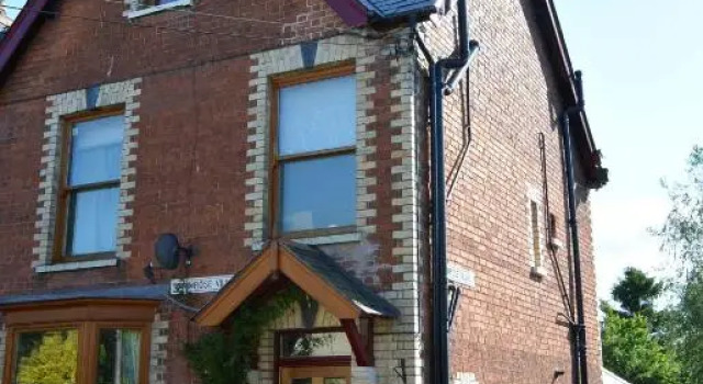 Primrose Villa self catering bnb, Забронировать Отель «постель и завтрак» Отели в центре Монмут, в центре