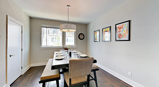 New Listing! Newly Built Townhome W/ Skyline Views 2 Bedroom Townhouse, Varaa Lomakoti Huvilat kohteessa Tennessee, Villa