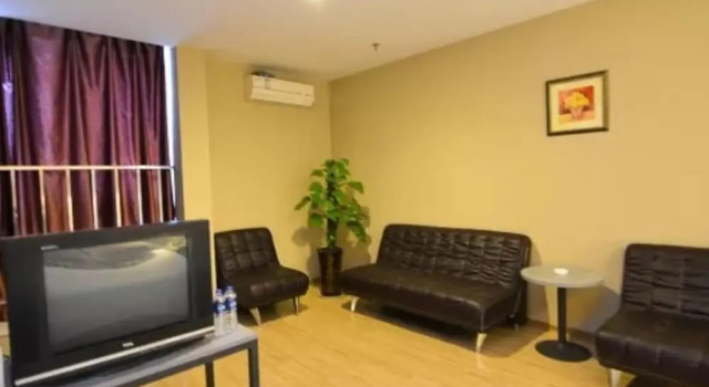 Luoyang Aviation E-Home Inn