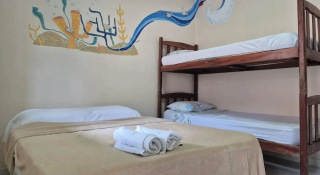 Трёхместный номер Business с балконом Dendê Jazz Hostel e Pousada