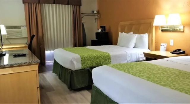 Standard quadruple chambre Lyons Inn