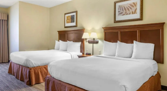 Четырёхместный номер Standard Country Inn & Suites by Radisson, Atlanta Downtown