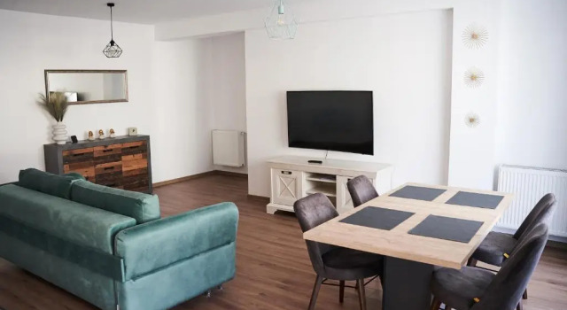Modern 3 APT Near Old Town – 15 Min Walk, Varaa Hotelli Sibiu 
