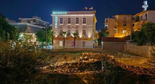 HEIRESS Hotel, Забронировать Отель Отели в центре Саранда, в центре