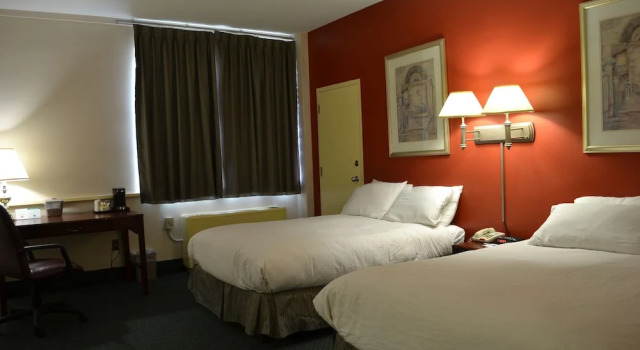 The Marlborough Hotel, Varaa Hotelli Hotellit Winnipeg uima-altaalla, lähellä Shaw Field, Uima-allas