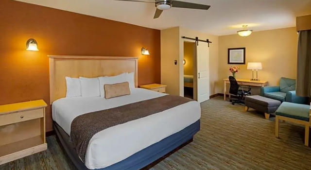 Четырёхместный люкс Best Western Acadia Park Inn