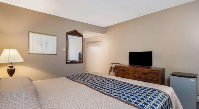 Четырёхместный номер Standard Knights Inn Amsterdam