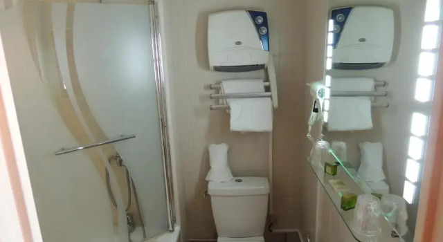 Четырёхместный номер Standard с 2 комнатами Logis Hôtel - Le Relais du Parisis