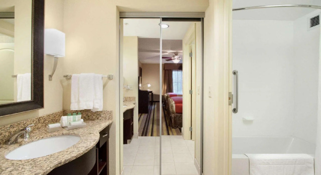 Четырёхместный люкс c 1 комнатой Homewood Suites by Hilton Rochester/Greece, NY