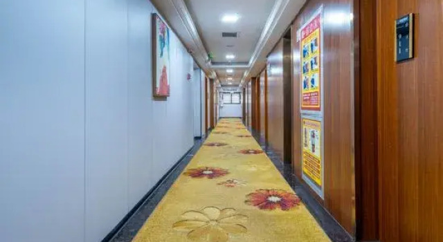 Jinlv Hotel (Xi'an North Railway Station Beiyuan Subway Station Store)