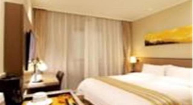 Home Inn (Jinan Railway Station Subway Station Mingquan Plaza store), Rezerwuj Hotel Tian Qiao Jinan