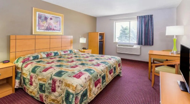 Номер Standard Super 8 by Wyndham Joliet