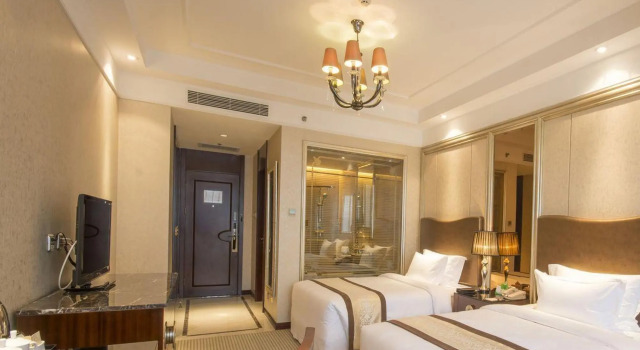 Двухместный номер Standard Xian Titan Senbo Hotel