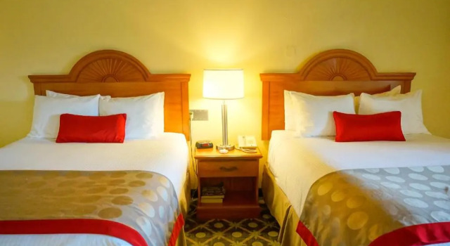 Четырёхместный номер Superior Ramada by Wyndham Santa Barbara
