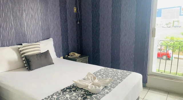 Одноместный номер Standard с балконом Hotel & Suites Bausan