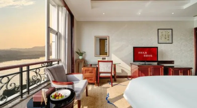 Полулюкс Luzhou Nanyuan Hotel