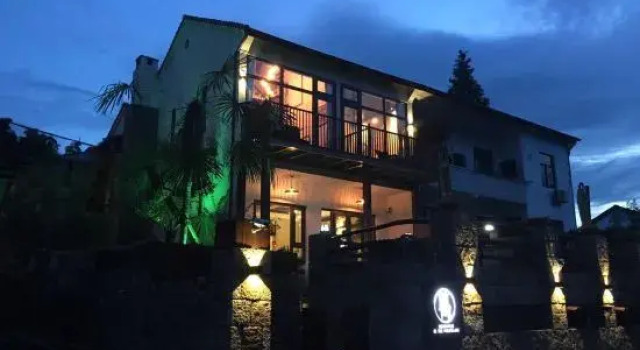 Mohe Guesthouse, Prenota Hotel Deqing Zhejiang